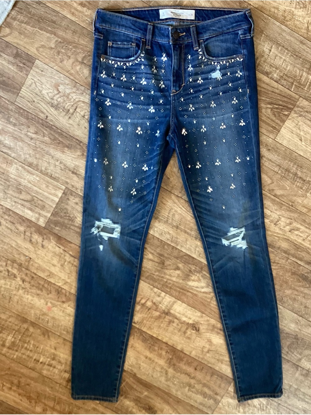 Abercrombie & Fitch Rhinestone Distressed Skinny Jeans Size 6 W28